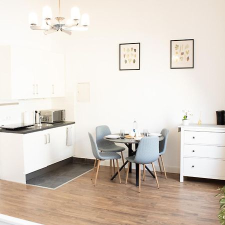 Apartment Wiesbaden Mitte, Zentral Am Park, Congresscenter 5 Min, Bahnhof 10Min ภายนอก รูปภาพ