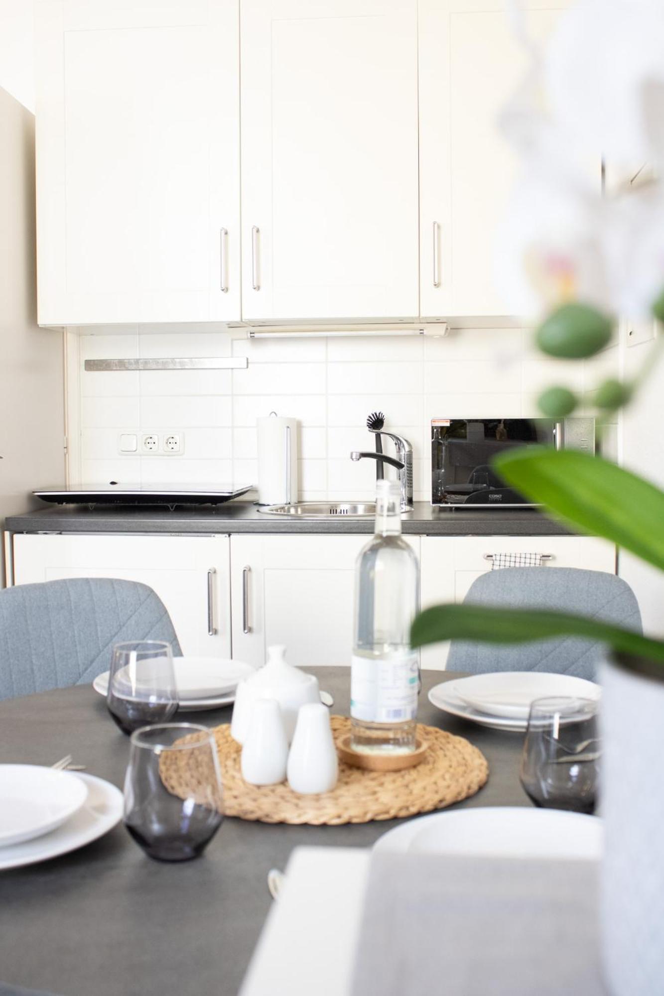 Apartment Wiesbaden Mitte, Zentral Am Park, Congresscenter 5 Min, Bahnhof 10Min ภายนอก รูปภาพ