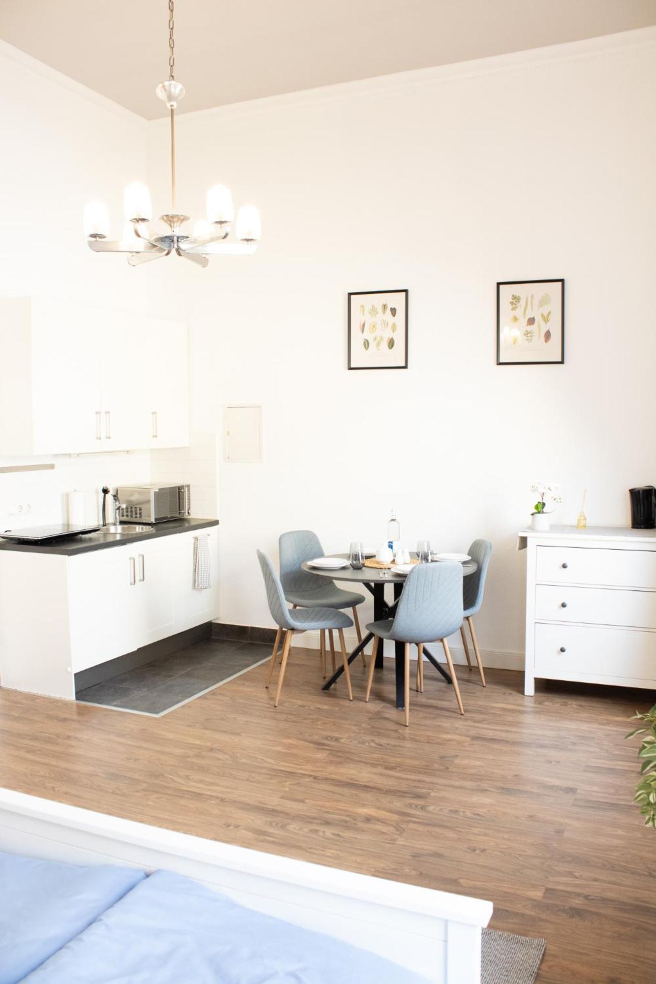 Apartment Wiesbaden Mitte, Zentral Am Park, Congresscenter 5 Min, Bahnhof 10Min ภายนอก รูปภาพ