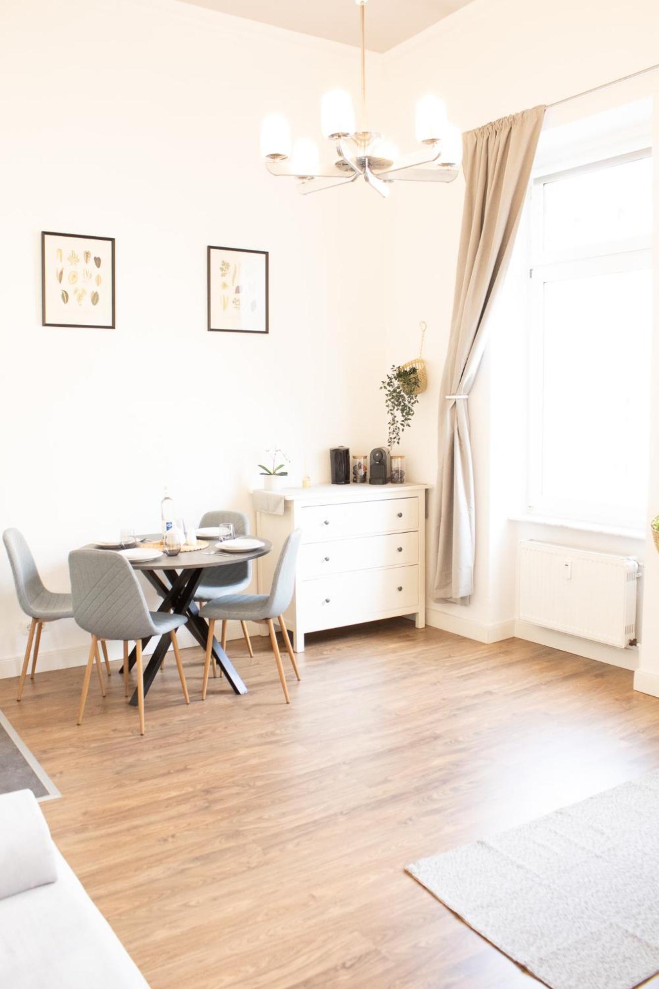 Apartment Wiesbaden Mitte, Zentral Am Park, Congresscenter 5 Min, Bahnhof 10Min ภายนอก รูปภาพ
