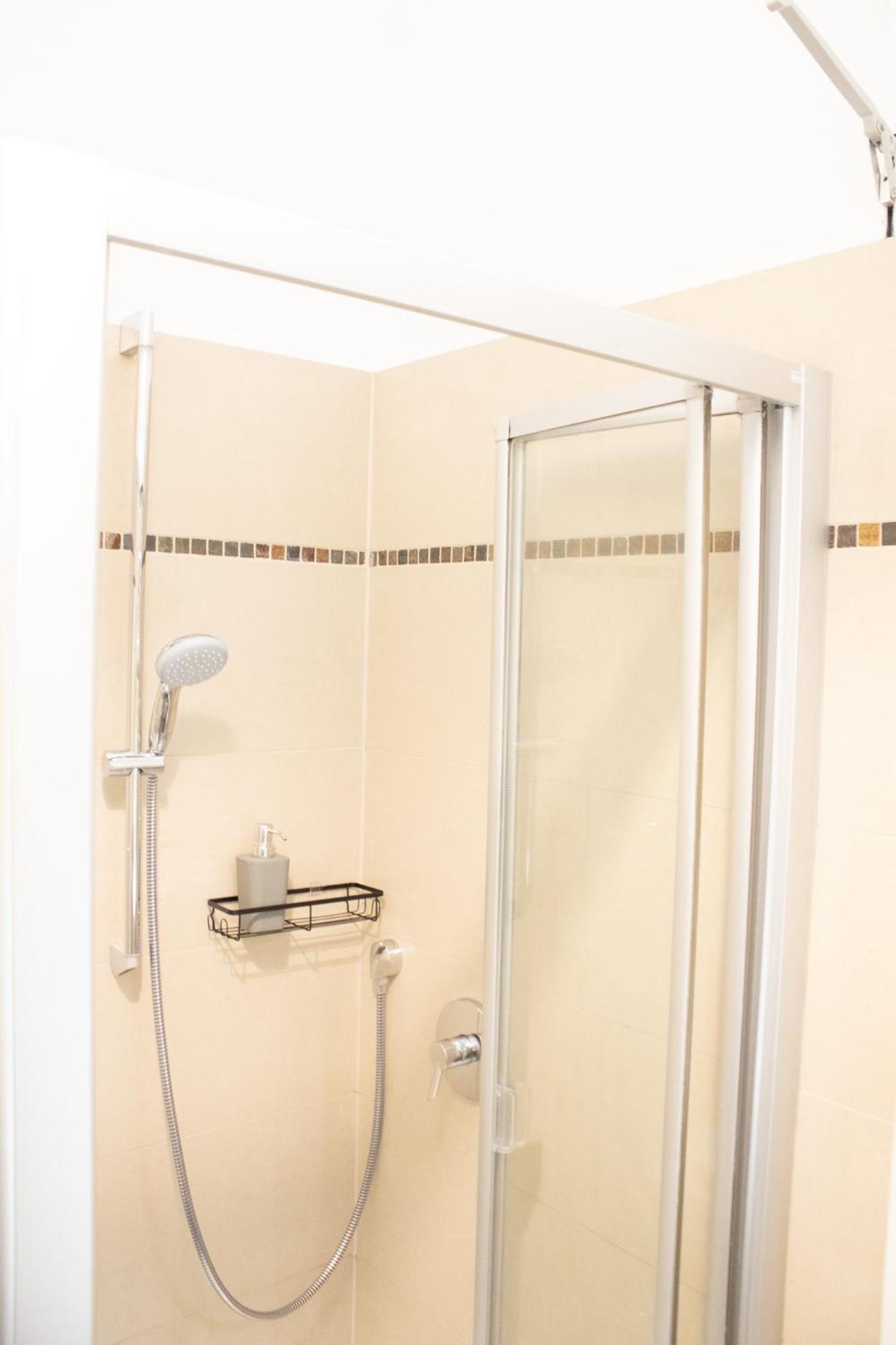 Apartment Wiesbaden Mitte, Zentral Am Park, Congresscenter 5 Min, Bahnhof 10Min ภายนอก รูปภาพ